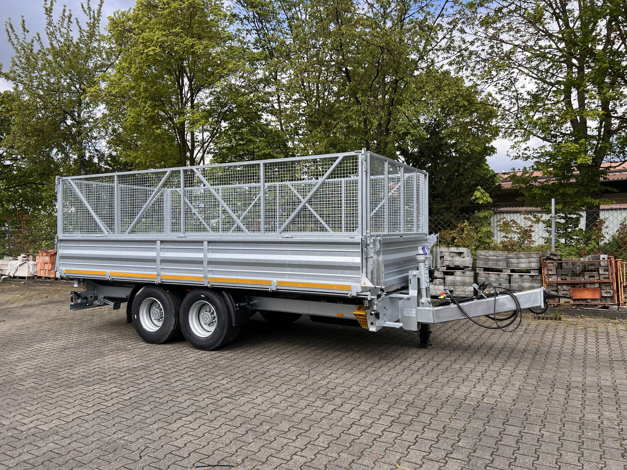 Möslein TTD 14 5,70 m 14 t Tandem- Kipper Tieflader 5,70 m lang, Breite Reifen-- Neufahrzeug -- - Prikolica istovarivača: slika 3 Möslein TTD 14 5,70 m 14 t Tandem- Kipper Tieflader 5,70 m lang, Breite Reifen-- Neufahrzeug -- - Prikolica istovarivača: slika 3