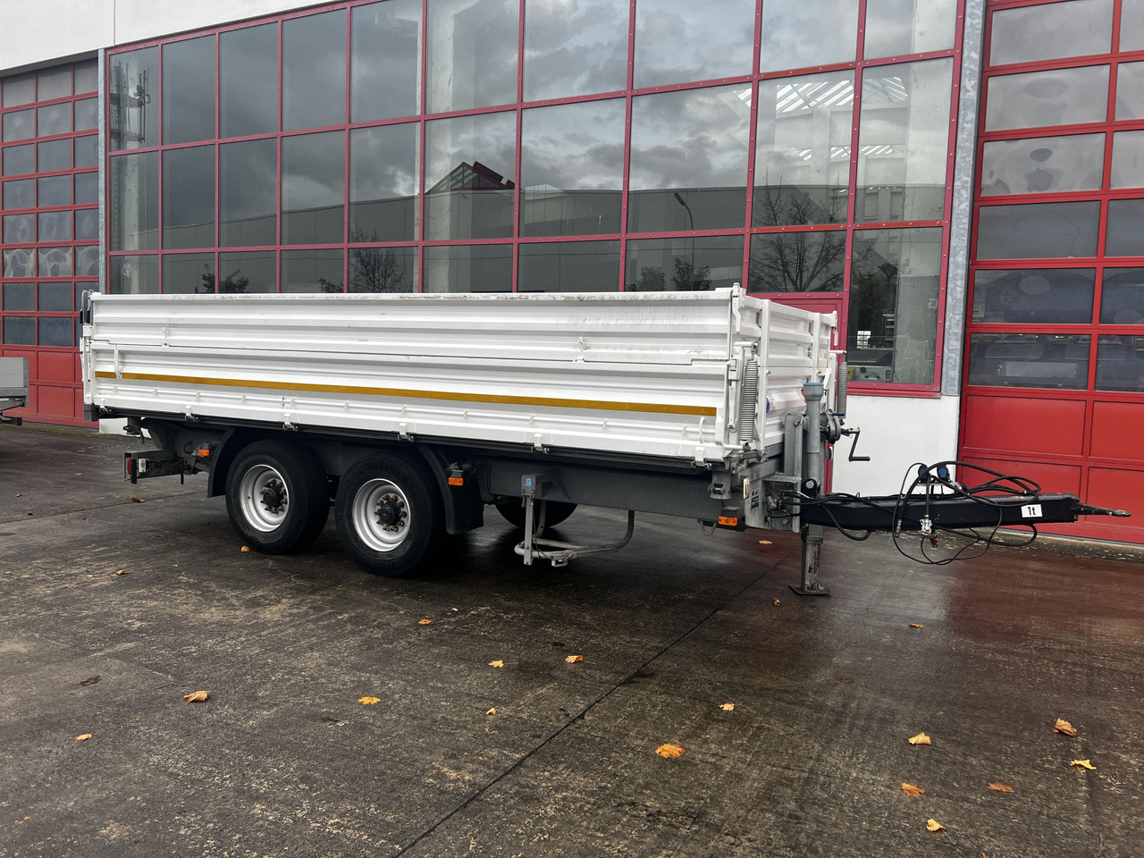 Schmid Fahrzeugbau DK 135 AR  13,5 t Tandemkipper mit Aufsatzbordwänden - Prikolica istovarivača: slika 3 Schmid Fahrzeugbau DK 135 AR  13,5 t Tandemkipper mit Aufsatzbordwänden - Prikolica istovarivača: slika 3