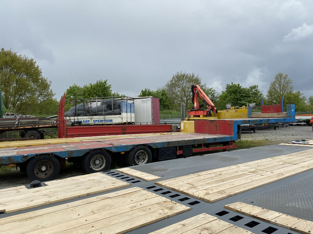 Stp 3 Achs Satteltieflader Platofür Fertigteile oder Baumaschinen - Niska poluprikolica za prevoz: slika 4 Stp 3 Achs Satteltieflader Platofür Fertigteile oder Baumaschinen - Niska poluprikolica za prevoz: slika 4