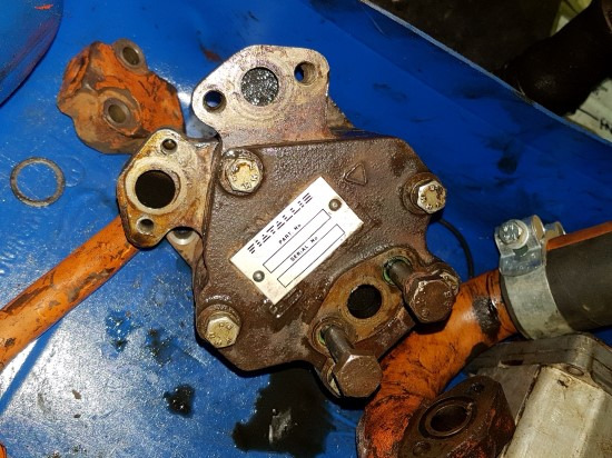 FIAT FL10-FL14.FD145 FD175 FD14 (BOMBA DE GIRO / BOMBA DE DIRECCIÓN ) - Hidraulična pumpa za Građevinska mašina: slika 1 FIAT FL10-FL14.FD145 FD175 FD14 (BOMBA DE GIRO / BOMBA DE DIRECCIÓN ) - Hidraulična pumpa za Građevinska mašina: slika 1