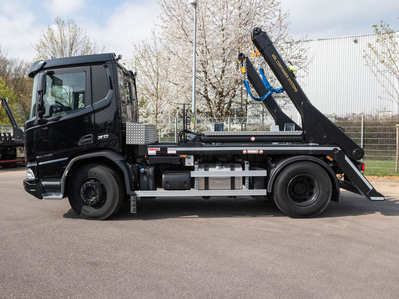 DAF FA XD 410 VDL Absetzkipper DAF FA XD 410 VDL Absetzkipper - Kamion za utovaranje kontejnera: slika 4 DAF FA XD 410 VDL Absetzkipper DAF FA XD 410 VDL Absetzkipper - Kamion za utovaranje kontejnera: slika 4