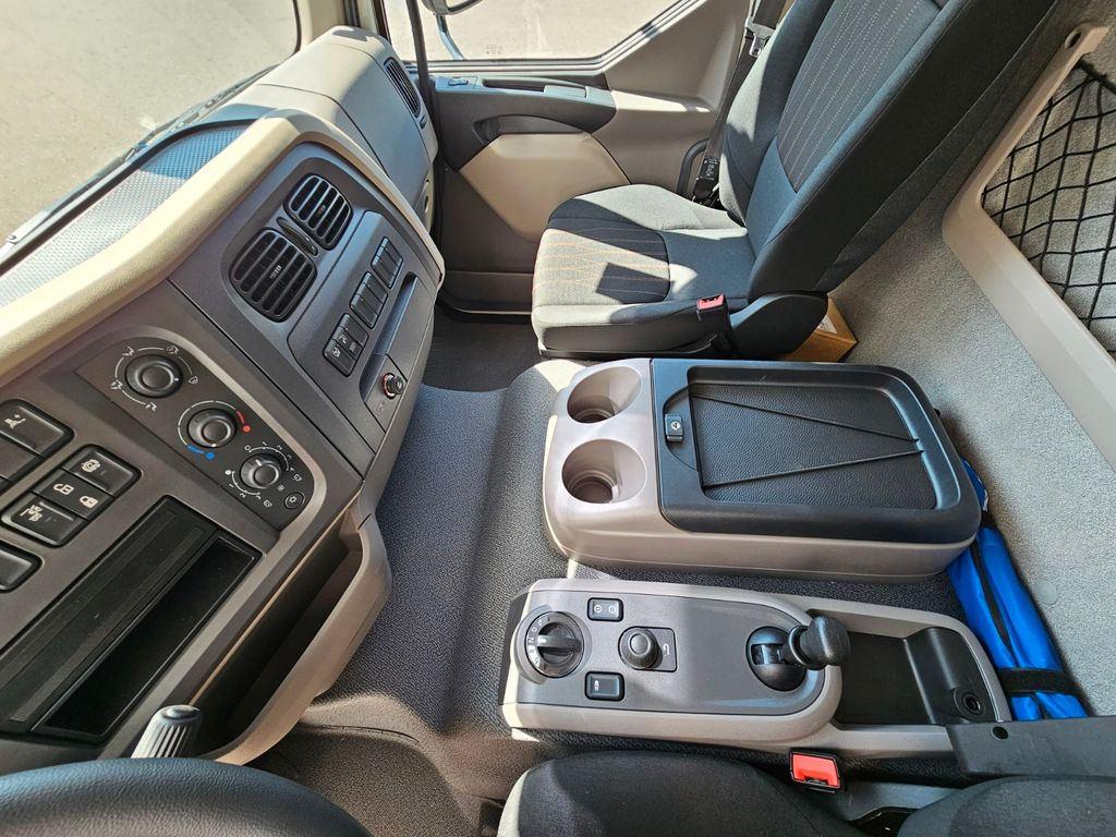 DAF LF 210 7,49t Spier Pritsche-Plane LBW Tageszulas DAF FA LF 210 08t Spier Pritsche mit LBW - Kamion sa ceradom: slika 5 DAF LF 210 7,49t Spier Pritsche-Plane LBW Tageszulas DAF FA LF 210 08t Spier Pritsche mit LBW - Kamion sa ceradom: slika 5