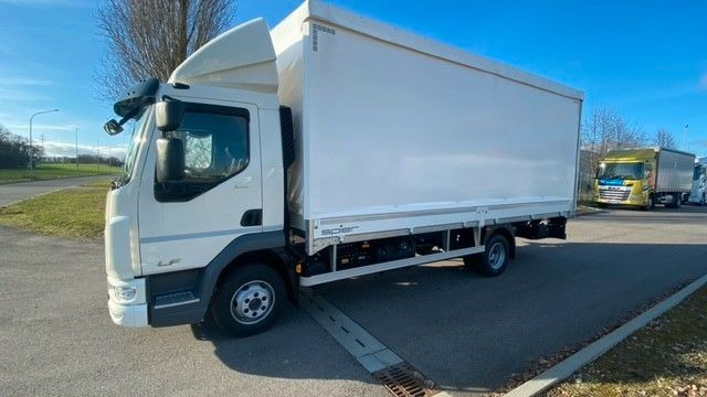 DAF LF 210 8t Pritsche-Plane LBW Tageszulassung DAF FA LF 210 08t Spier Pritsche-Plane - Kamion sa ceradom: slika 1 DAF LF 210 8t Pritsche-Plane LBW Tageszulassung DAF FA LF 210 08t Spier Pritsche-Plane - Kamion sa ceradom: slika 1