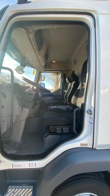 DAF LF 210 8t Pritsche-Plane LBW Tageszulassung DAF FA LF 210 08t Spier Pritsche-Plane - Kamion sa ceradom: slika 5 DAF LF 210 8t Pritsche-Plane LBW Tageszulassung DAF FA LF 210 08t Spier Pritsche-Plane - Kamion sa ceradom: slika 5