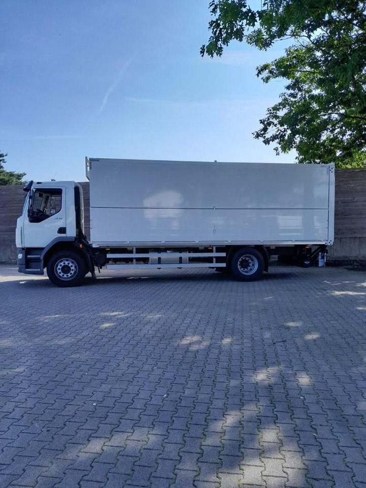 DAF XB 310 FA 18t Getränkeaufbau DAF XB 310 FA 18t Getränkeaufbau - Kamion za prevoz boca: slika 3 DAF XB 310 FA 18t Getränkeaufbau DAF XB 310 FA 18t Getränkeaufbau - Kamion za prevoz boca: slika 3