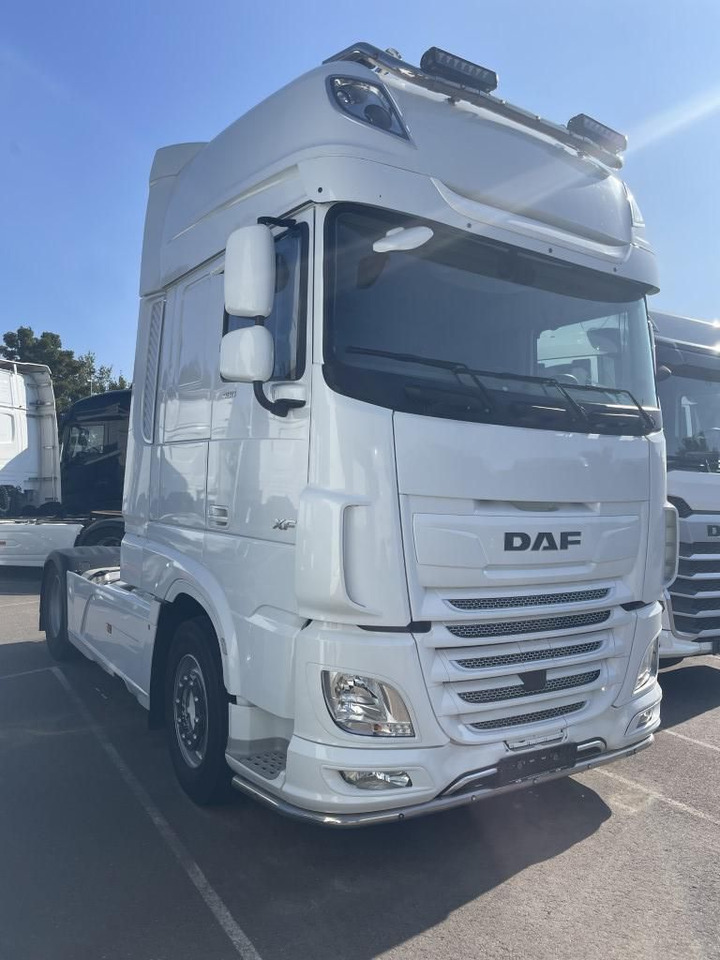 DAF FT XF480 SSC, 2x Tank, Standklima, Lampenbügel DAF FT XF480 SSC, 2x Tank, Standklima, Lampenbügel - Tegljač: slika 4 DAF FT XF480 SSC, 2x Tank, Standklima, Lampenbügel DAF FT XF480 SSC, 2x Tank, Standklima, Lampenbügel - Tegljač: slika 4