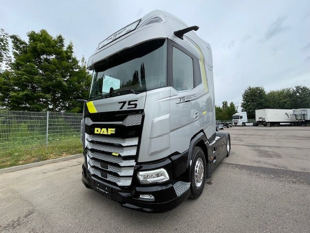 DAF XG+ 480 FT 75 Jahre DAF Edition "Limitiert" DAF XG+ 480 FT 75 Jahre DAF Edition - Tegljač: slika 2 DAF XG+ 480 FT 75 Jahre DAF Edition "Limitiert" DAF XG+ 480 FT 75 Jahre DAF Edition - Tegljač: slika 2