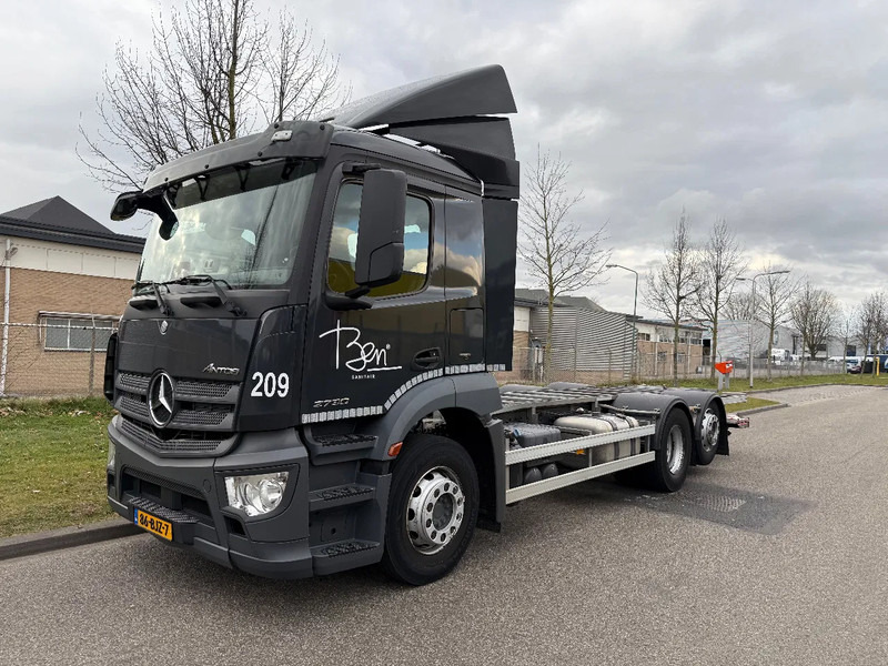 Mercedes-Benz Antos 2730 LL 2017 - Kamion sa golom šasijom i zatvorenom kabinom: slika 1 Mercedes-Benz Antos 2730 LL 2017 - Kamion sa golom šasijom i zatvorenom kabinom: slika 1