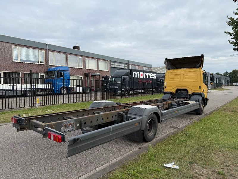 Mercedes-Benz Atego 1318 L - Kamion sa golom šasijom i zatvorenom kabinom: slika 4 Mercedes-Benz Atego 1318 L - Kamion sa golom šasijom i zatvorenom kabinom: slika 4