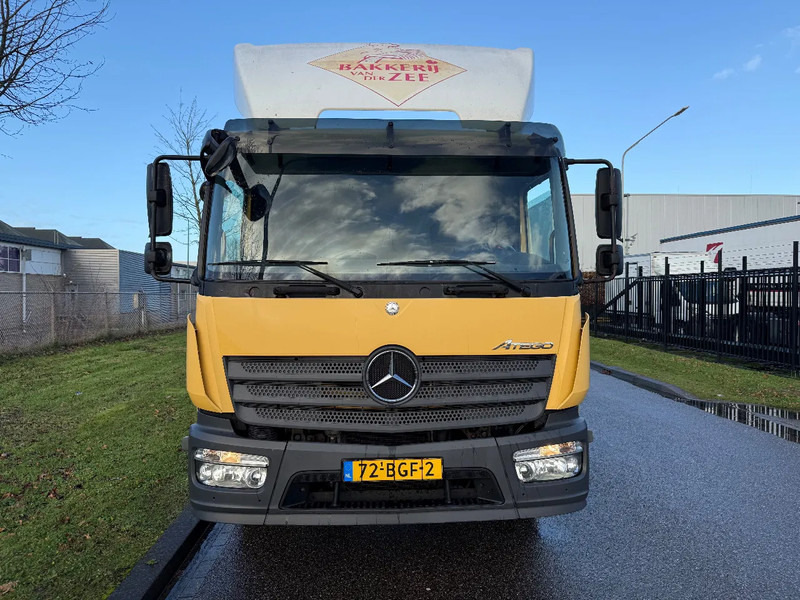 Mercedes-Benz Atego 1518 L 7-2015 - Kamion sa golom šasijom i zatvorenom kabinom: slika 3 Mercedes-Benz Atego 1518 L 7-2015 - Kamion sa golom šasijom i zatvorenom kabinom: slika 3