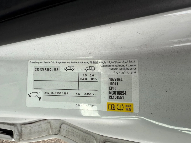 Furgon Peugeot Boxer 2.2 D 140 pk ! 2023: slika 9