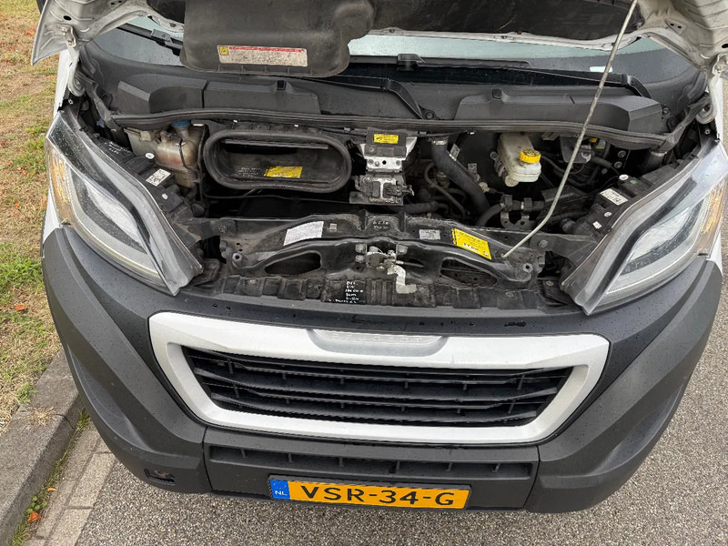 Furgon Peugeot Boxer 2.2 D 140 pk ! 2023: slika 14