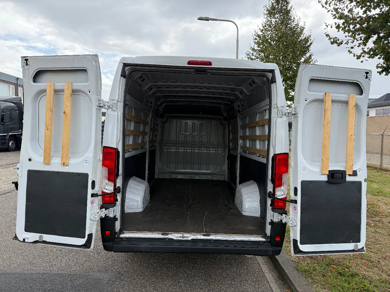 Furgon Peugeot Boxer 2.2 D 140 pk ! 2023: slika 19