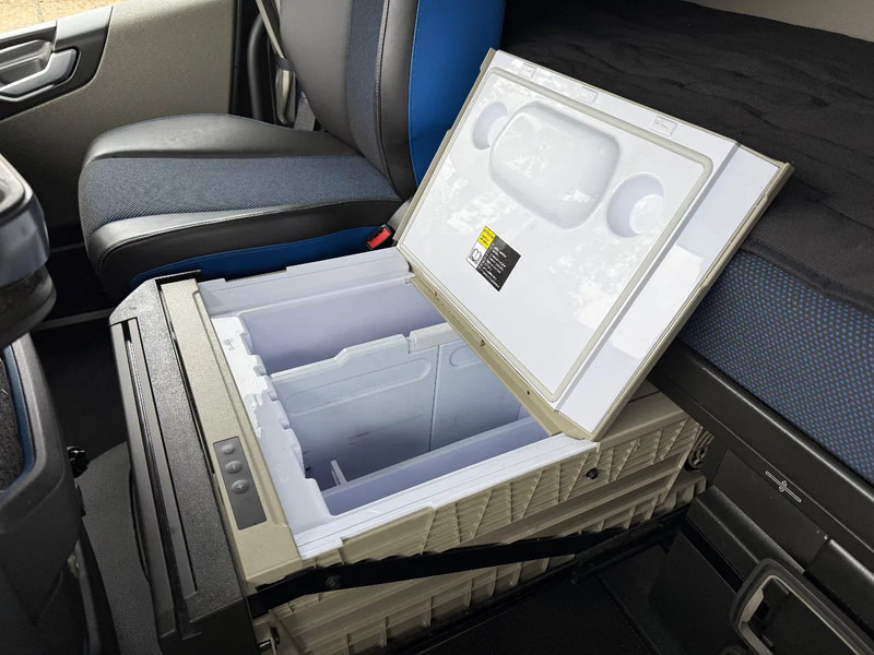 Tegljač Volvo FH 460 XL 2022 only 397.000 km !!!: slika 11 Tegljač Volvo FH 460 XL 2022 only 397.000 km !!!: slika 11