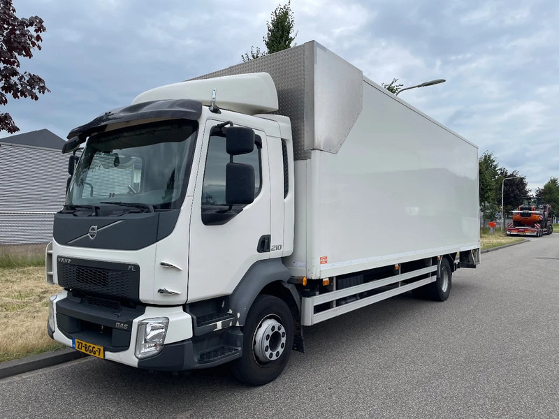 Volvo FL 210 euro 6 2015 - Kamion sa zatvorenim sandukom: slika 1 Volvo FL 210 euro 6 2015 - Kamion sa zatvorenim sandukom: slika 1