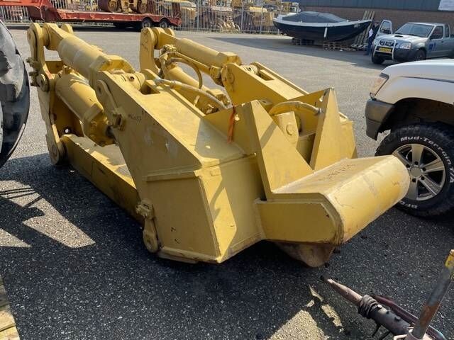 CAT D 8 R Ripper CAT D 8 R Ripper - Zabijač za Građevinska mašina: slika 3 CAT D 8 R Ripper CAT D 8 R Ripper - Zabijač za Građevinska mašina: slika 3