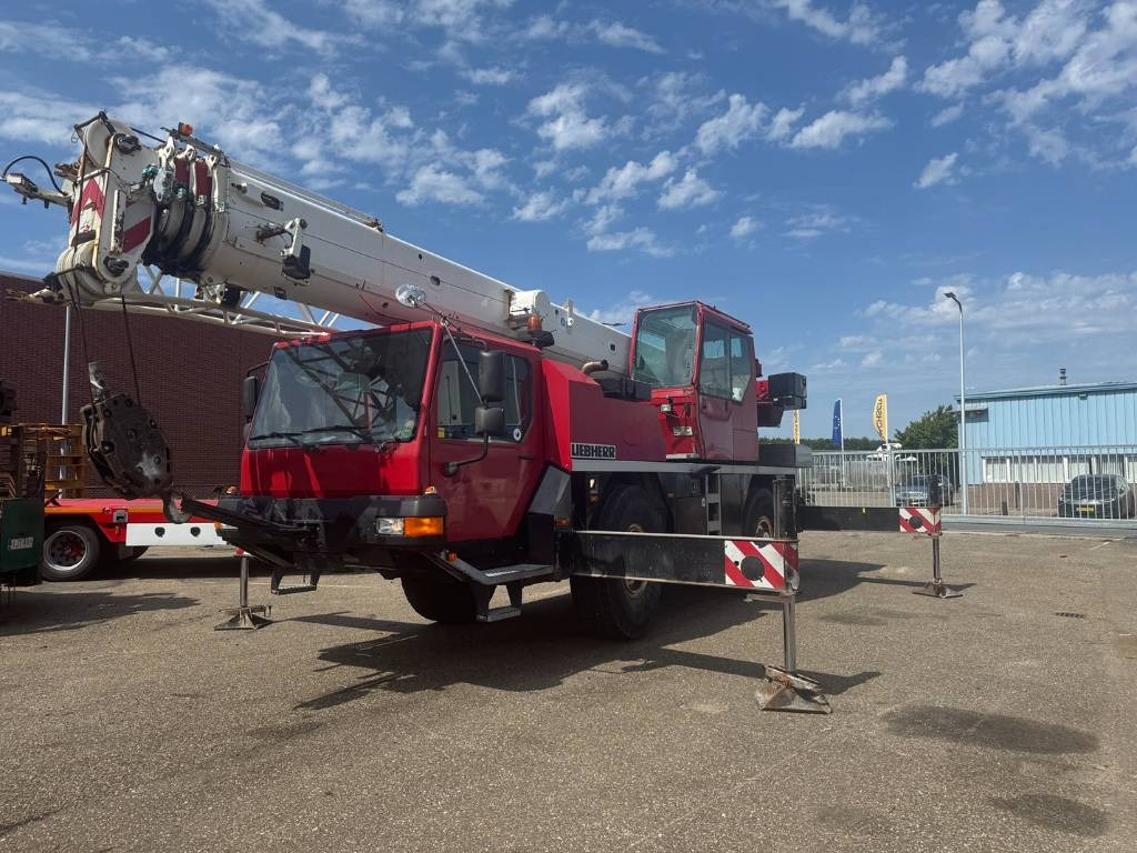 Liebherr LTM 1030-2.1 ( WITH JIB ) - Autokran za sve terene: slika 1 Liebherr LTM 1030-2.1 ( WITH JIB ) - Autokran za sve terene: slika 1