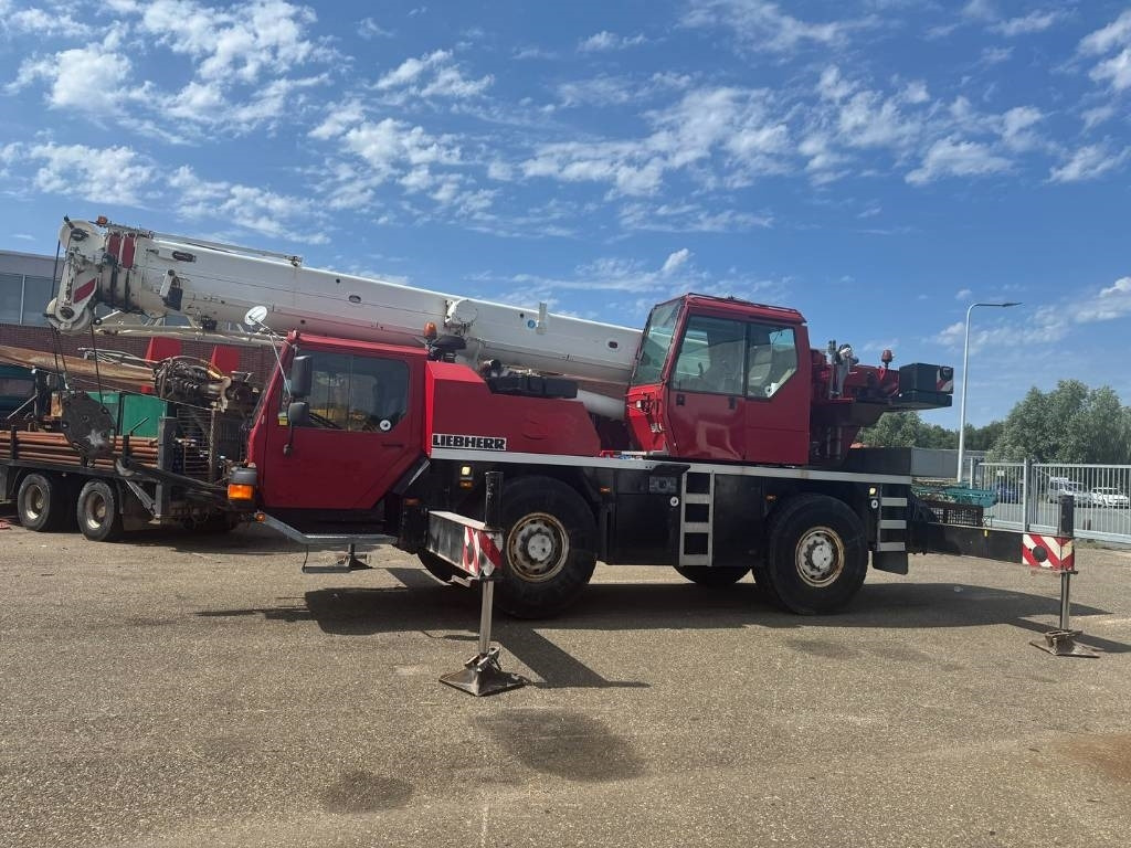 Liebherr LTM 1030-2.1 whit jib - Autokran za sve terene: slika 2 Liebherr LTM 1030-2.1 whit jib - Autokran za sve terene: slika 2