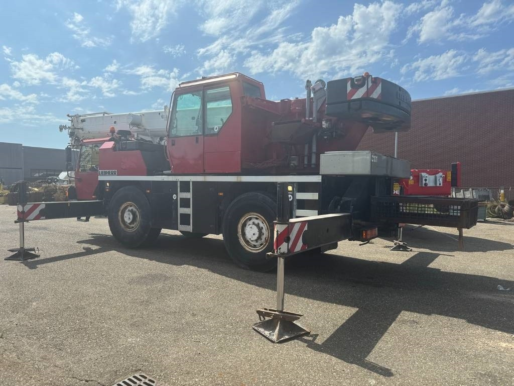 Liebherr LTM 1030-2.1 whit jib - Autokran za sve terene: slika 3 Liebherr LTM 1030-2.1 whit jib - Autokran za sve terene: slika 3