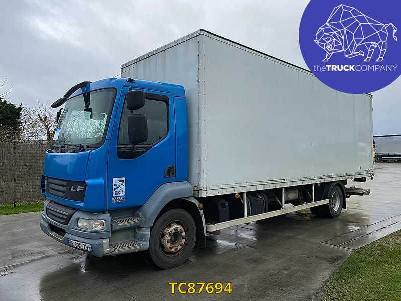 DAF LF 55 220 - Kamion sa zatvorenim sandukom: slika 1 DAF LF 55 220 - Kamion sa zatvorenim sandukom: slika 1