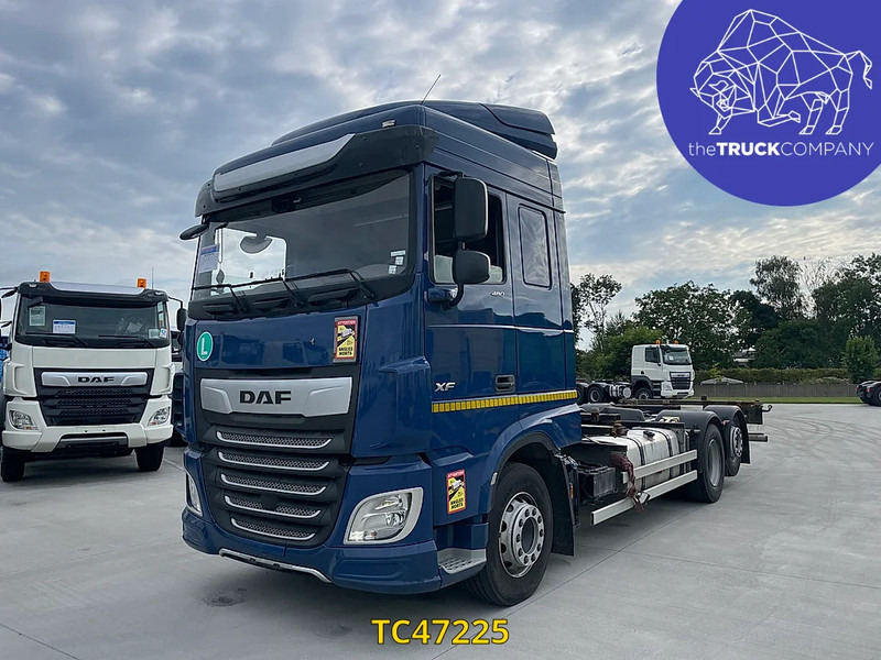 DAF XF Euro6 480 - Kamion za prevoz kontejnera/ Kamion sa promenjivim sandukom: slika 1 DAF XF Euro6 480 - Kamion za prevoz kontejnera/ Kamion sa promenjivim sandukom: slika 1