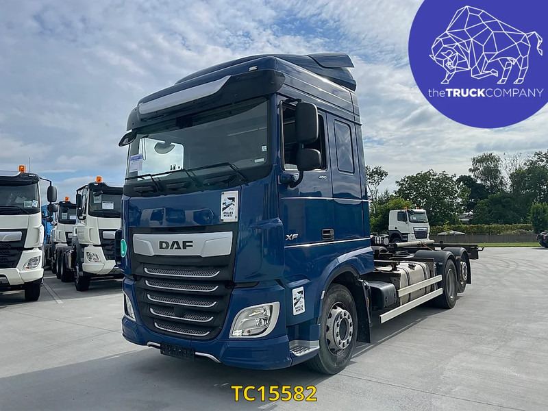 DAF XF Euro6 480 - Kamion za prevoz kontejnera/ Kamion sa promenjivim sandukom: slika 1 DAF XF Euro6 480 - Kamion za prevoz kontejnera/ Kamion sa promenjivim sandukom: slika 1