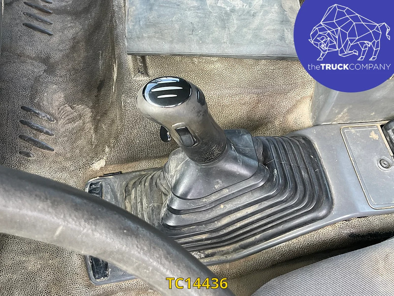 Renault Kerax 370 - Kamion za prevoz kontejnera/ Kamion sa promenjivim sandukom: slika 4 Renault Kerax 370 - Kamion za prevoz kontejnera/ Kamion sa promenjivim sandukom: slika 4