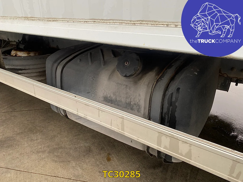 Kamion sa zatvorenim sandukom Renault Midlum 220: slika 17