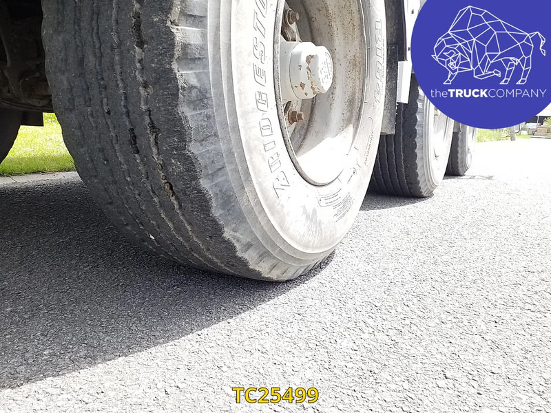 Renders - Poluprikolica mikser: slika 4 Renders - Poluprikolica mikser: slika 4