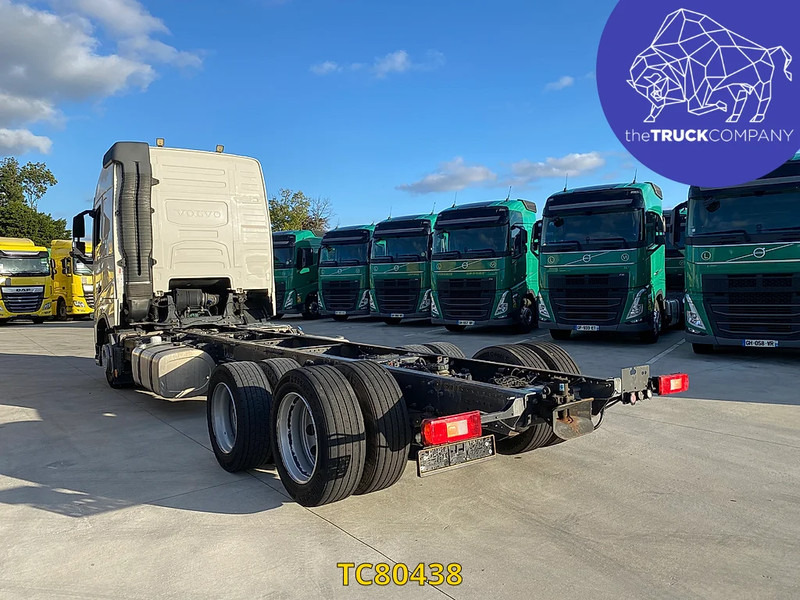 Volvo FH 460 - Kamion sa golom šasijom i zatvorenom kabinom: slika 2 Volvo FH 460 - Kamion sa golom šasijom i zatvorenom kabinom: slika 2
