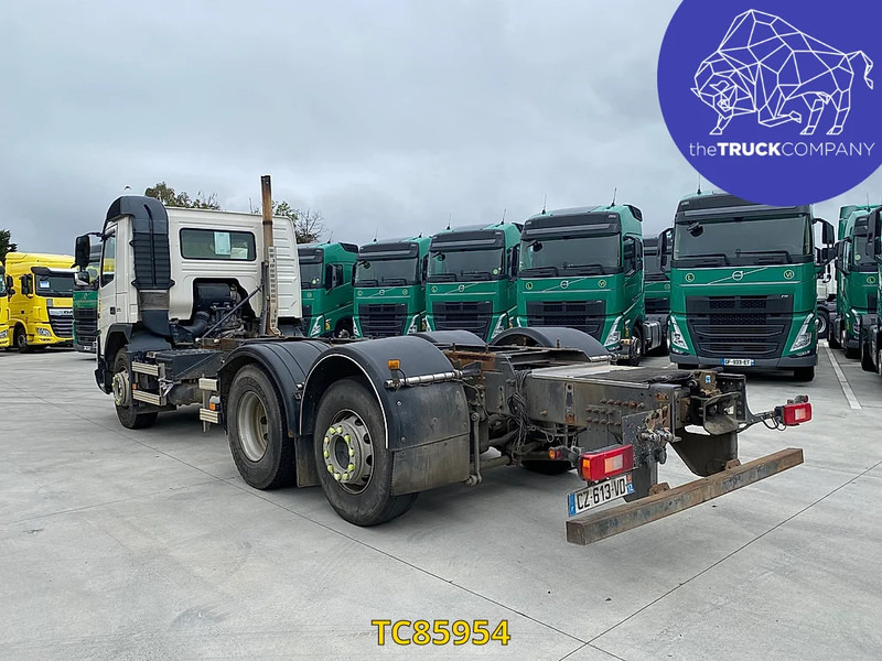 Volvo FMX 370 - Kamion sa golom šasijom i zatvorenom kabinom: slika 2 Volvo FMX 370 - Kamion sa golom šasijom i zatvorenom kabinom: slika 2
