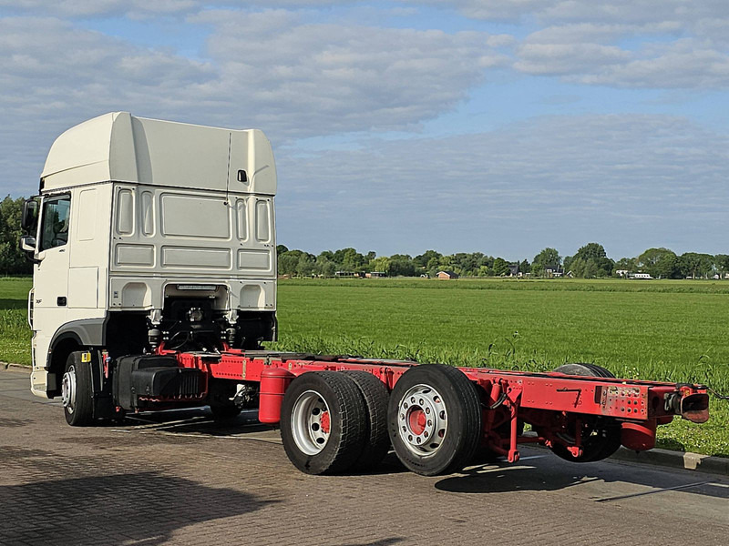 Kamion sa golom šasijom i zatvorenom kabinom DAF XF 480 SSC 6X2 FAR INTARDER: slika 6 Kamion sa golom šasijom i zatvorenom kabinom DAF XF 480 SSC 6X2 FAR INTARDER: slika 6