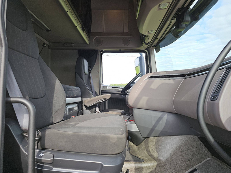 Kamion sa golom šasijom i zatvorenom kabinom DAF XF 480 SSC 6X2 FAR INTARDER: slika 7 Kamion sa golom šasijom i zatvorenom kabinom DAF XF 480 SSC 6X2 FAR INTARDER: slika 7