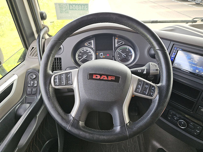 Kamion sa golom šasijom i zatvorenom kabinom DAF XF 480 SSC 6X2 FAR INTARDER: slika 13 Kamion sa golom šasijom i zatvorenom kabinom DAF XF 480 SSC 6X2 FAR INTARDER: slika 13