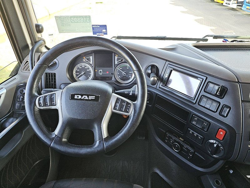 Interior photo 1: Kamion sa golom šasijom i zatvorenom kabinom DAF XF 480 SSC 6X2 FAR INTARDER Interior photo 1: Kamion sa golom šasijom i zatvorenom kabinom DAF XF 480 SSC 6X2 FAR INTARDER