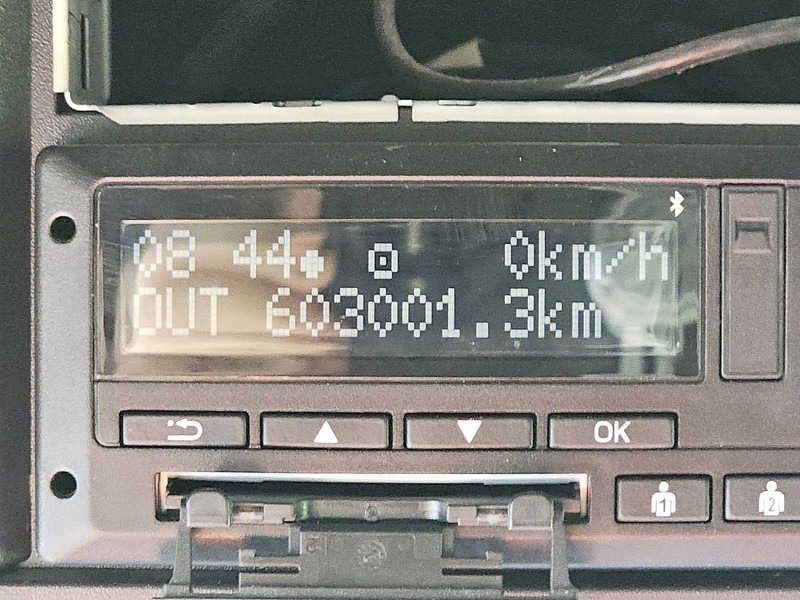 Kamion sa golom šasijom i zatvorenom kabinom DAF XF 480 SSC 6X2 FAR INTARDER: slika 9 Kamion sa golom šasijom i zatvorenom kabinom DAF XF 480 SSC 6X2 FAR INTARDER: slika 9