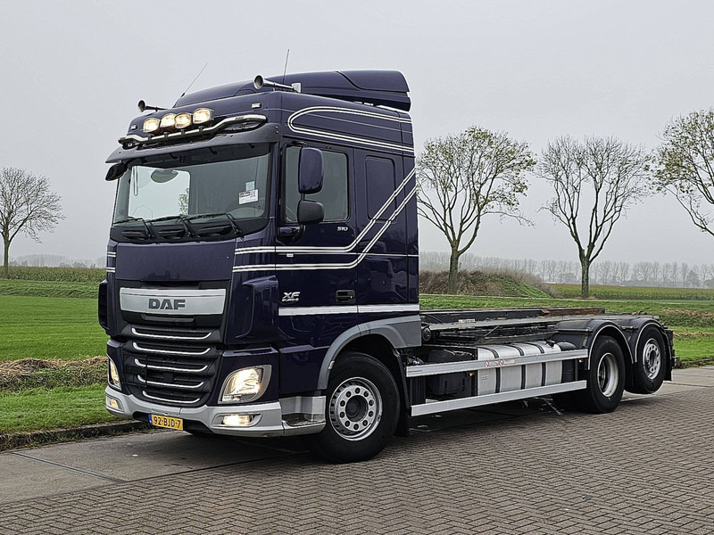 DAF XF 510 6X2 FAN STEERAXLE - Kamion sa kablovskim sistemom: slika 2 DAF XF 510 6X2 FAN STEERAXLE - Kamion sa kablovskim sistemom: slika 2