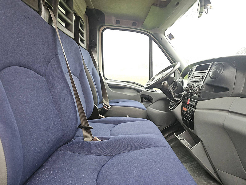 Dostavno vozilo s ravnom platformom Iveco Daily 40C15 XL FASSI laadkraan: slika 8 Dostavno vozilo s ravnom platformom Iveco Daily 40C15 XL FASSI laadkraan: slika 8