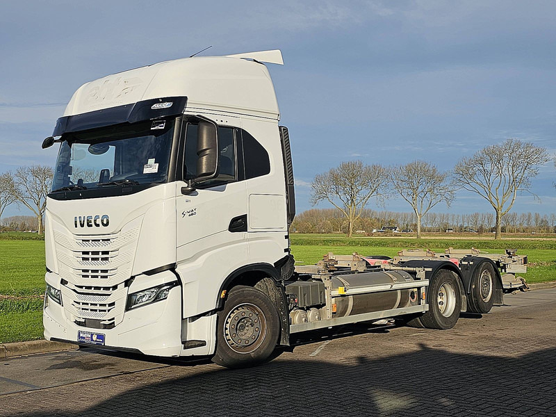 Iveco S-WAY AS260S46 6x2*4 LNG GAS - Kamion za prevoz kontejnera/ Kamion sa promenjivim sandukom: slika 2 Iveco S-WAY AS260S46 6x2*4 LNG GAS - Kamion za prevoz kontejnera/ Kamion sa promenjivim sandukom: slika 2