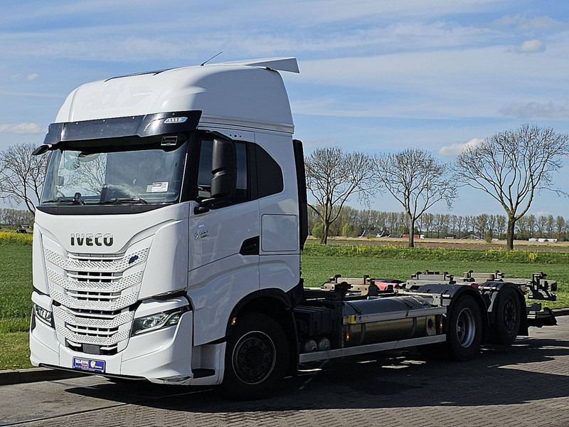 Iveco S-WAY AS260S46 LNG INT. STEERAXLE - Kamion za prevoz kontejnera/ Kamion sa promenjivim sandukom: slika 2 Iveco S-WAY AS260S46 LNG INT. STEERAXLE - Kamion za prevoz kontejnera/ Kamion sa promenjivim sandukom: slika 2