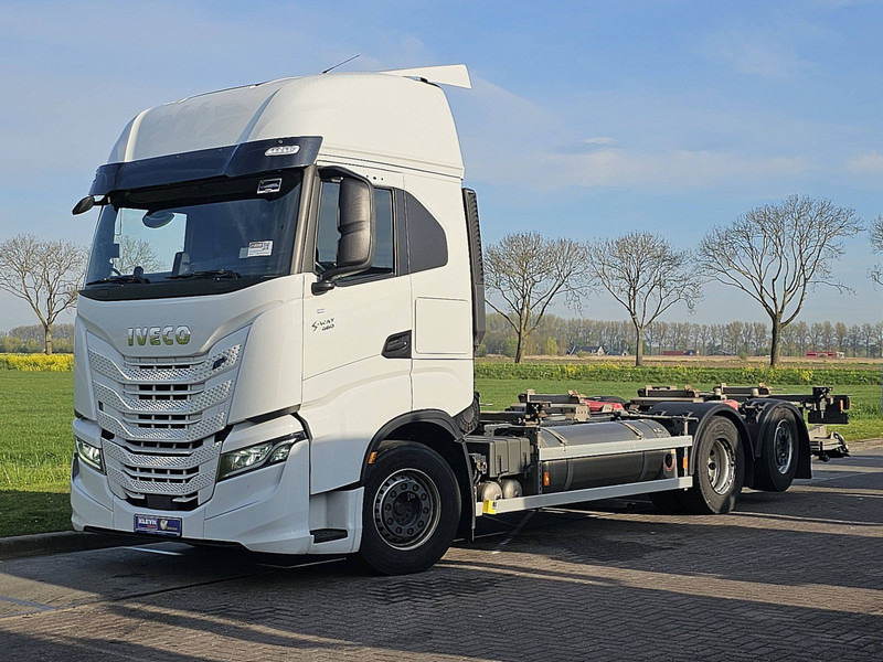 Iveco S-WAY AS260S46 LNG INT. STEERAXLE - Kamion za prevoz kontejnera/ Kamion sa promenjivim sandukom: slika 2 Iveco S-WAY AS260S46 LNG INT. STEERAXLE - Kamion za prevoz kontejnera/ Kamion sa promenjivim sandukom: slika 2