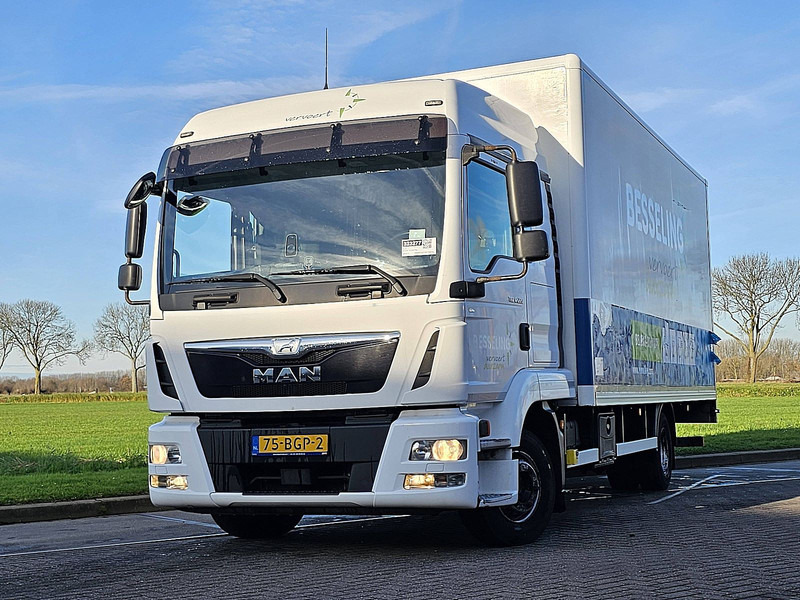 MAN 12.220 TGL SLAAPCABINE - Kamion sa zatvorenim sandukom: slika 1 MAN 12.220 TGL SLAAPCABINE - Kamion sa zatvorenim sandukom: slika 1