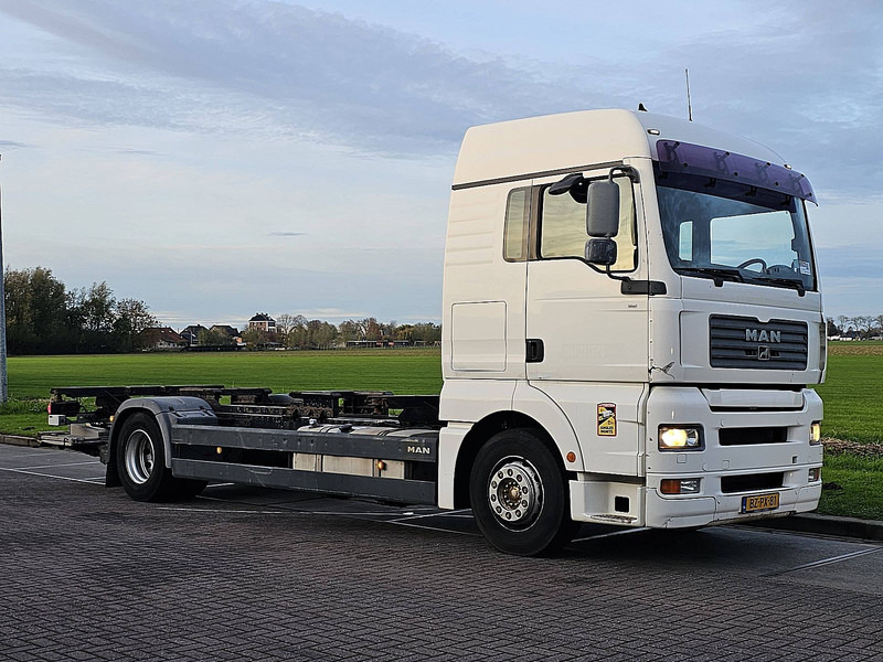 MAN 18.400 TGA XLX LIFT 508DKM NL-T - Kamion za prevoz kontejnera/ Kamion sa promenjivim sandukom: slika 5 MAN 18.400 TGA XLX LIFT 508DKM NL-T - Kamion za prevoz kontejnera/ Kamion sa promenjivim sandukom: slika 5