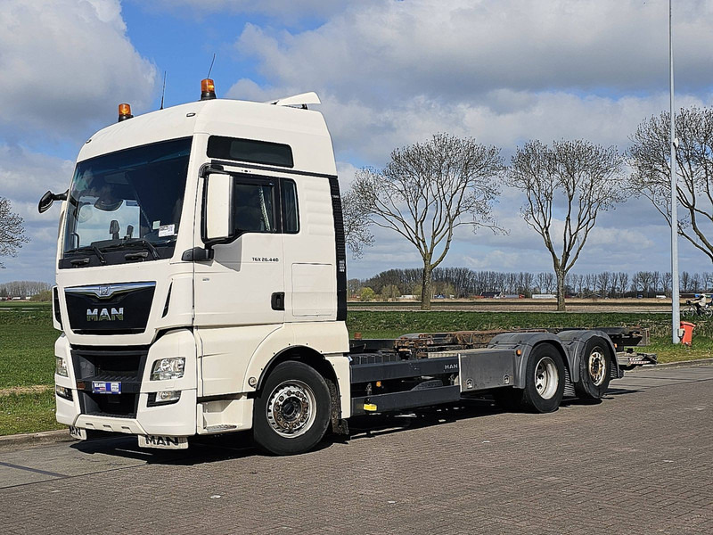 MAN 26.440 TGX XXL 6X2-4 STEER AXLE - Kamion za prevoz kontejnera/ Kamion sa promenjivim sandukom: slika 2 MAN 26.440 TGX XXL 6X2-4 STEER AXLE - Kamion za prevoz kontejnera/ Kamion sa promenjivim sandukom: slika 2