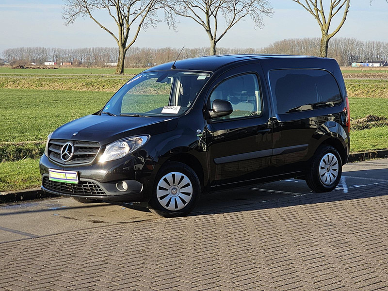 Mercedes-Benz Citan 109 CDI AC EURO6 - Dostavno vozilo sa zatvorenim sandukom: slika 2 Mercedes-Benz Citan 109 CDI AC EURO6 - Dostavno vozilo sa zatvorenim sandukom: slika 2