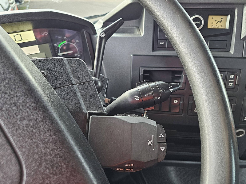 Kamion sa tovarnim sandukom, Kamion sa dizalicom Renault C 430 HIAB 228 E5: slika 13