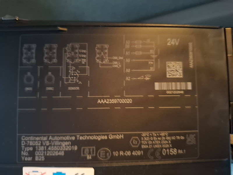 Kamion sa golom šasijom i zatvorenom kabinom Scania P450: slika 16