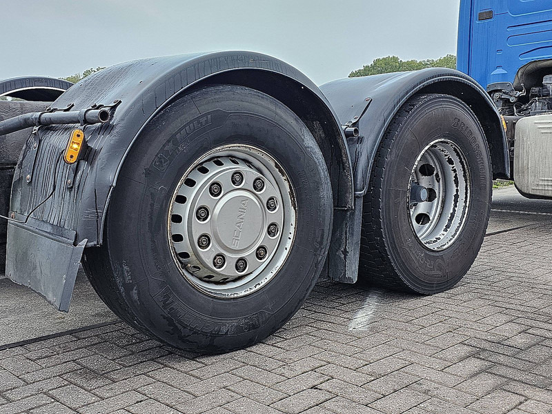 Lizing Scania R124.360 6X2*4 MANUAL 3+3 Scania R124.360 6X2*4 MANUAL 3+3: slika 14 Lizing Scania R124.360 6X2*4 MANUAL 3+3 Scania R124.360 6X2*4 MANUAL 3+3: slika 14