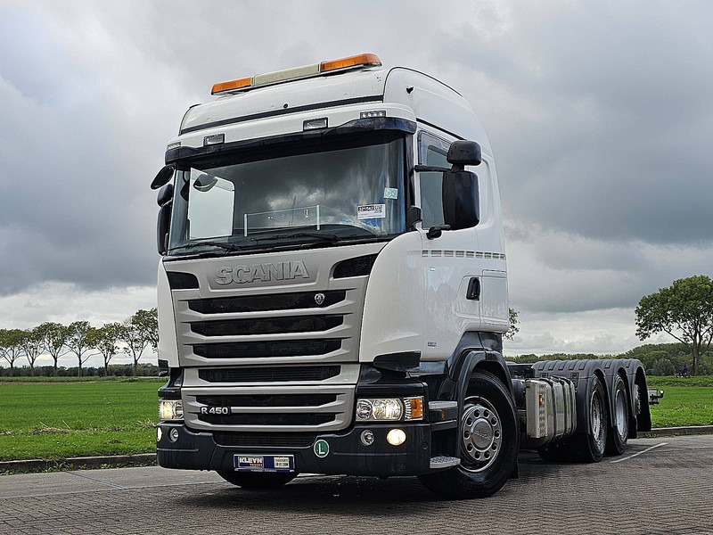 Scania R450 - Kamion sa golom šasijom i zatvorenom kabinom: slika 1 Scania R450 - Kamion sa golom šasijom i zatvorenom kabinom: slika 1