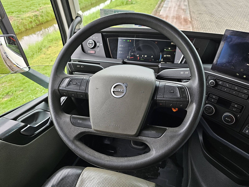 Interior photo 2: Tegljač Volvo FH 500 FH5 6X2 STEERED PTO